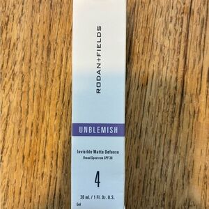 Rodan + Fields Unblemish Invisible Matte Defense Gel